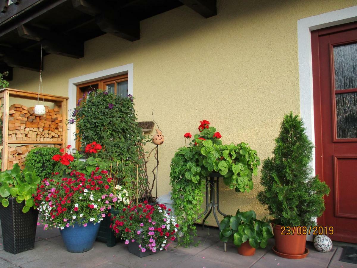 Haus Am Dorfplatz Apartment Uttendorf Exterior photo